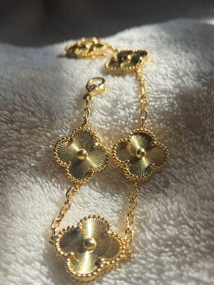 CLOVER KISS BRACELET